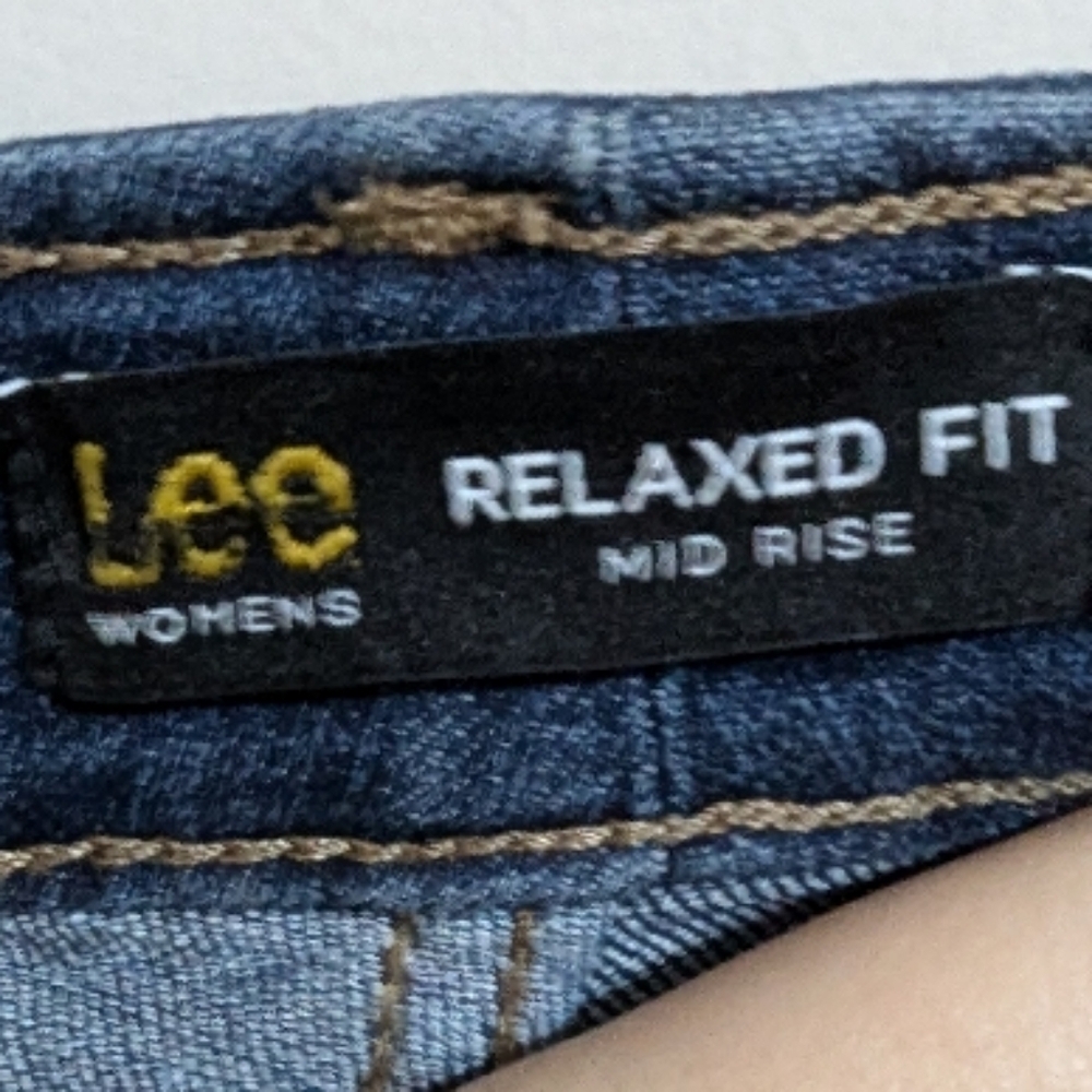 Lee women's denim blue shorts relaxed fit mid rise plus size 26  w-163 - Picture 4 of 5